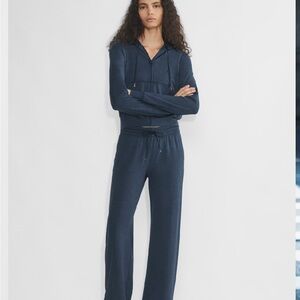 Aritzia soft stream set